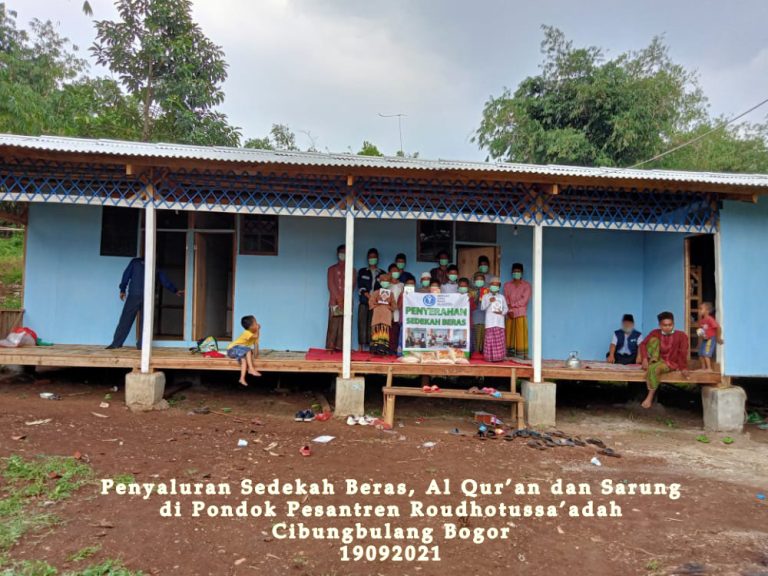 Read more about the article Laporan Kegiatan Sedekah beras-Al Qur’an dan Sarung untuk santri yatim penuntut Ilmu Ponpes Roudhatussa’adah 19 September 2021 Yayasan Citra Insan Sejahtera